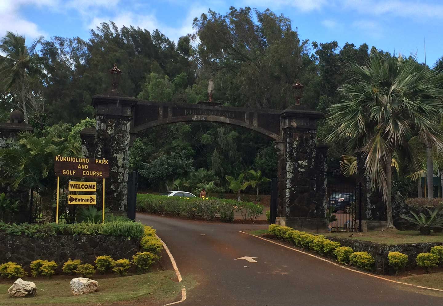Entrance to Kukuiolono Park and Golf Course, a lush South Shore Kauai wedding location served by Pastor Kilborn.